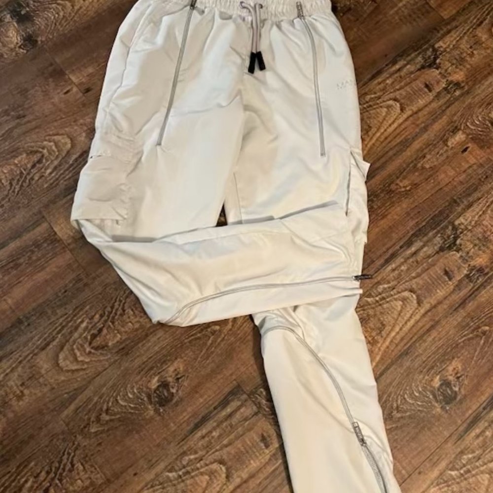 Super Stylish MEN Brand Athletic Pants, Excellent Shape, L